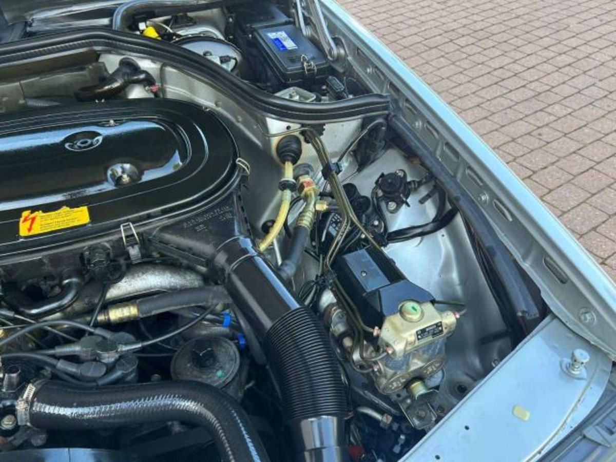 Mercedes-Benz Classe E 200 Executive (9)