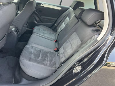 Volkswagen Golf 1.6 TDI DPF 5p. Highline (12)