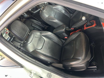 Jeep Renegade 1.6 Mjt 120 CV Opening Edition (19)