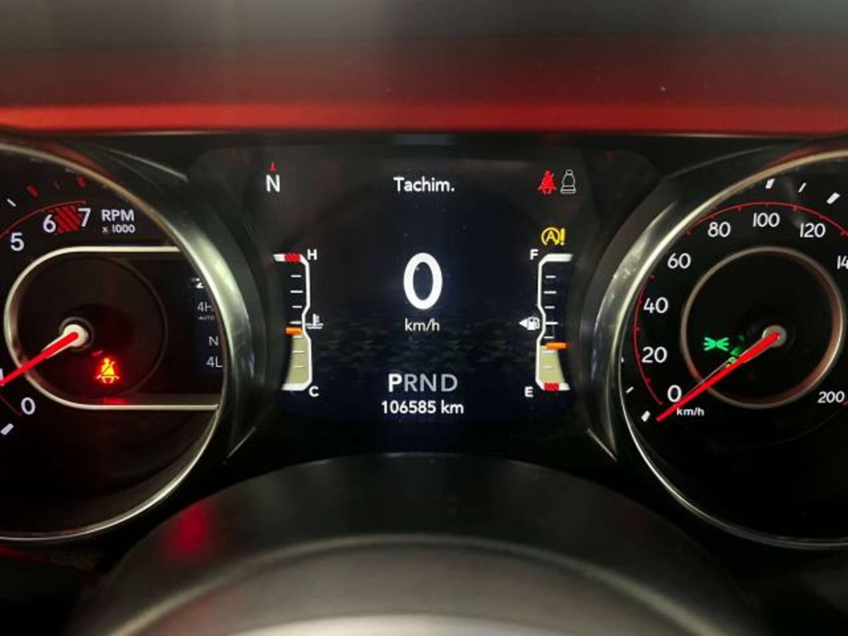 Jeep Wrangler 2.0 Turbo Rubicon (13)