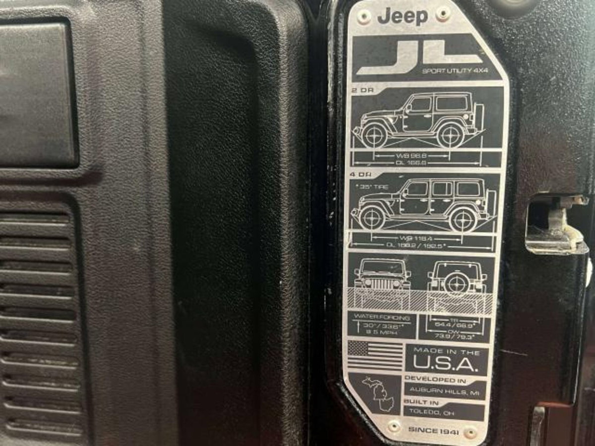 Jeep Wrangler 2.0 Turbo Rubicon (14)