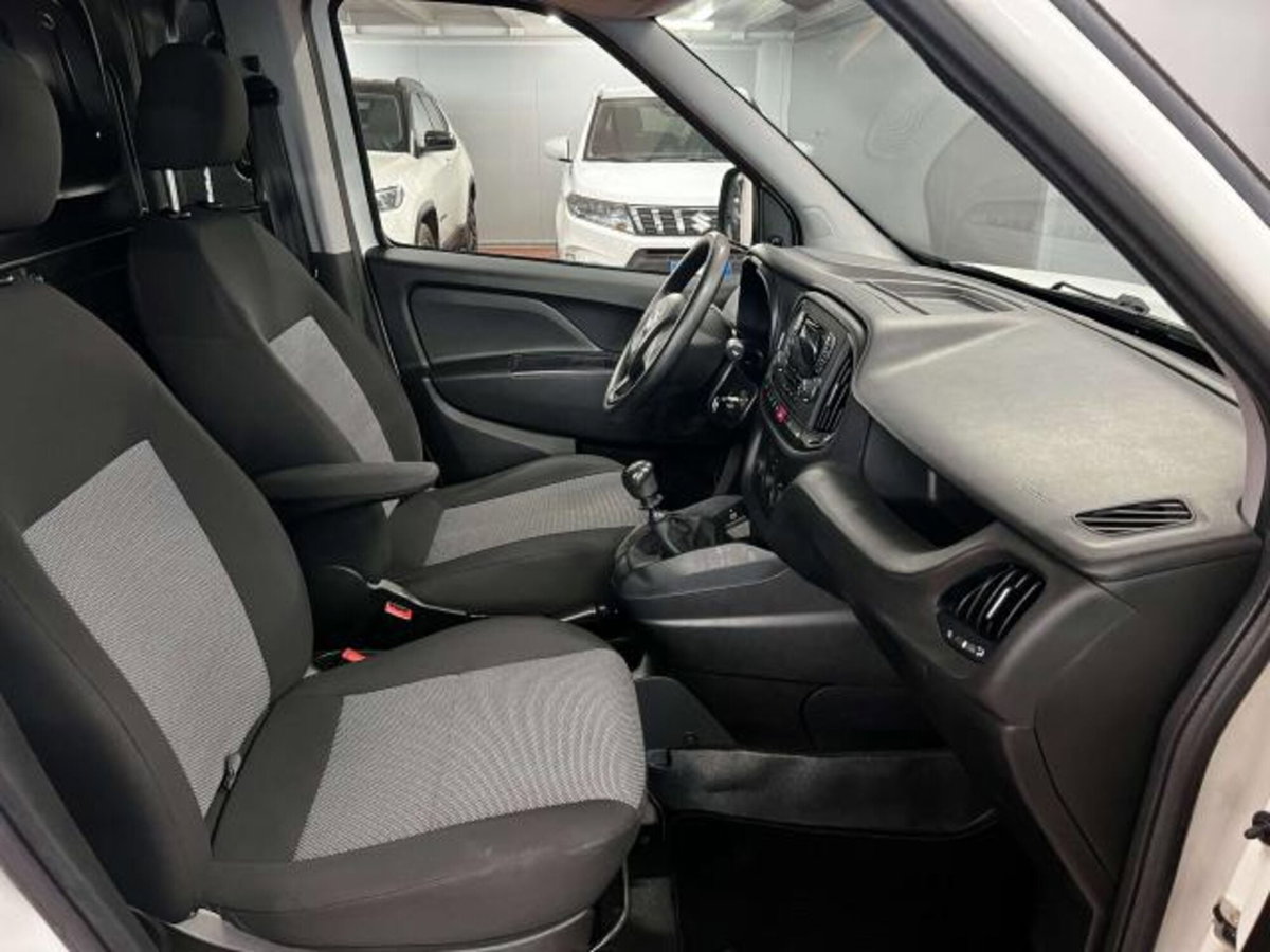 Fiat Doblò Furgone cargo maxi 1.6 mjt 105cv LH1 Business S&S (6)