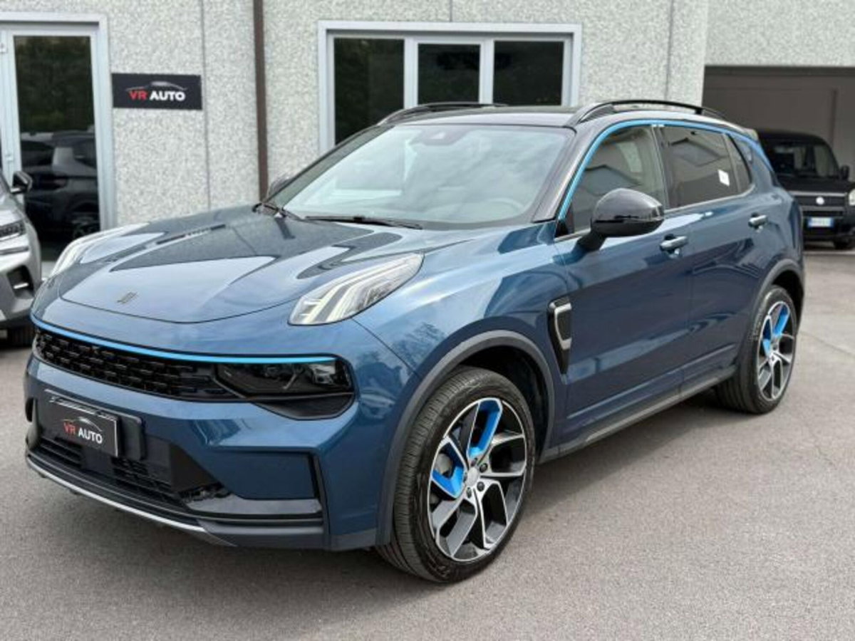 Lynk & Co 01 01 1.5 td phev
