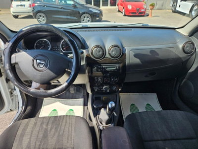 Dacia Duster 1.6 110CV 4x2 (11)