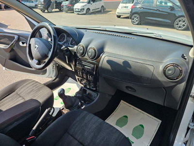 Dacia Duster 1.6 110CV 4x2 (12)