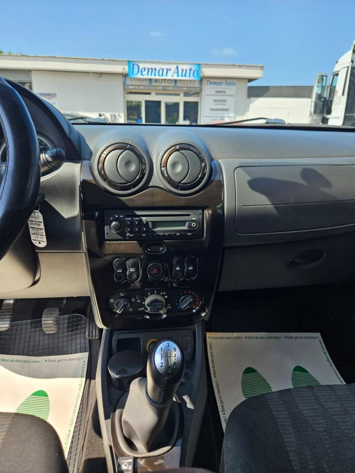 Dacia Duster 1.6 110CV 4x2 (14)