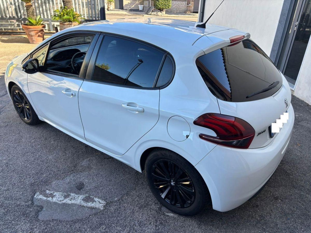 Peugeot 208 75 5 porte Active (13)