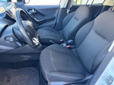 Peugeot 208 75 5 porte Active (8)