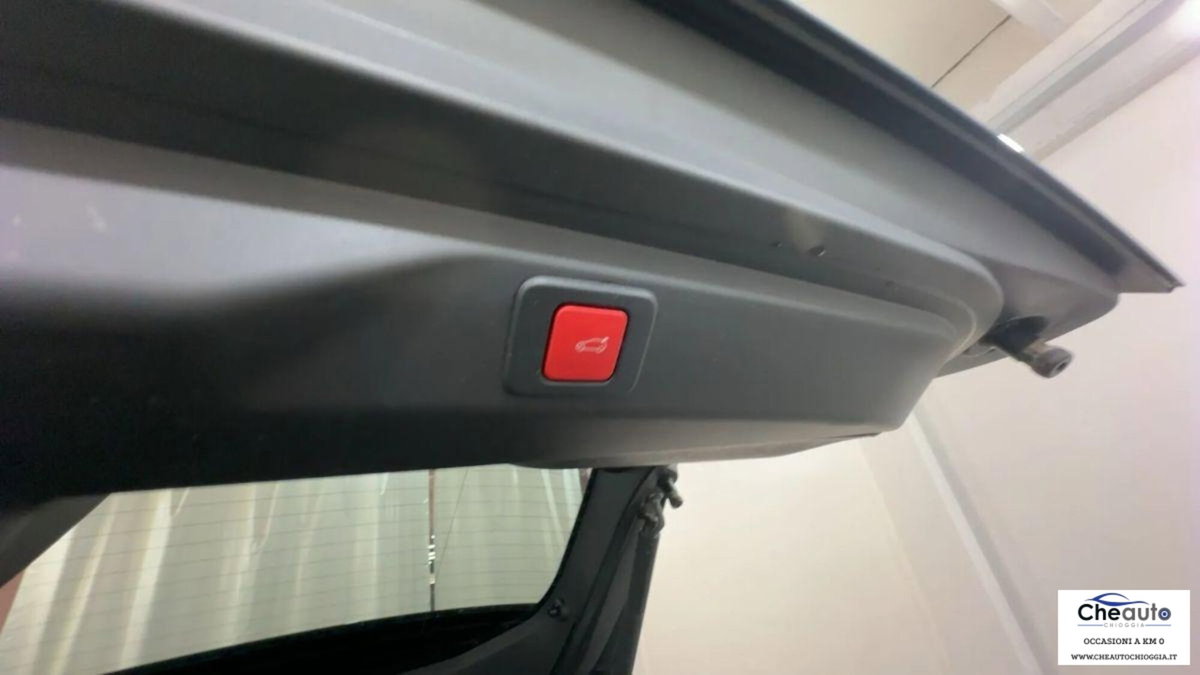 Peugeot 3008 1.2 hybrid GT 145cv e-dcs6 (16)