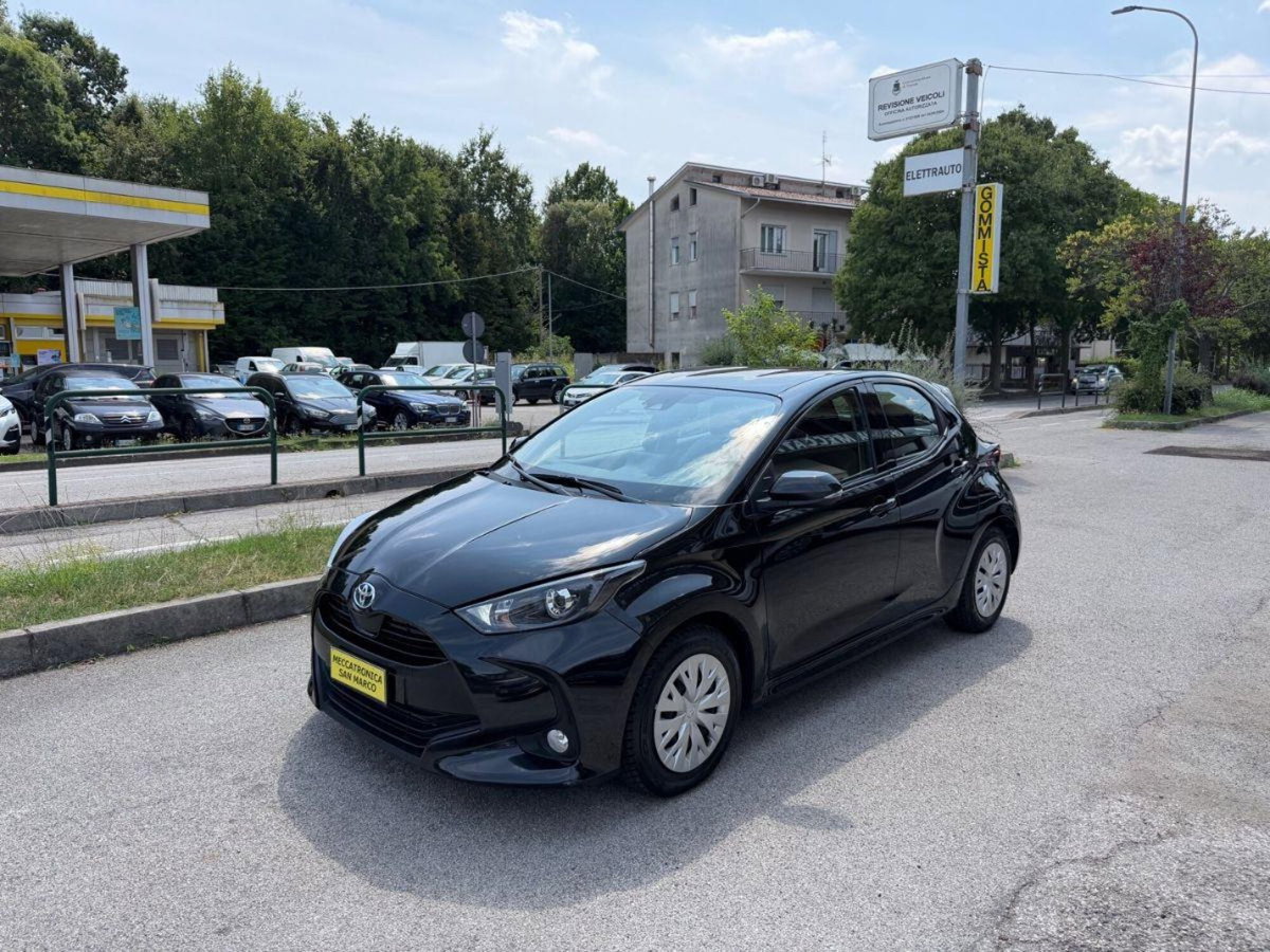 Toyota Yaris Cross 1.5 Hybrid 5p. E-CVT Active (3)