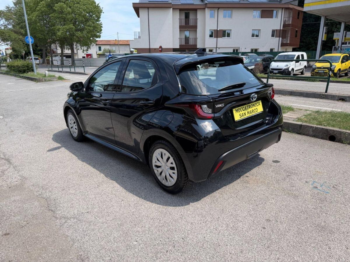 Toyota Yaris Cross 1.5 Hybrid 5p. E-CVT Active (6)