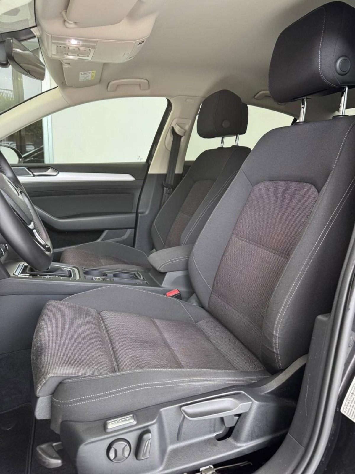 Volkswagen Passat 1.6 TDI SCR DSG Business BMT (10)