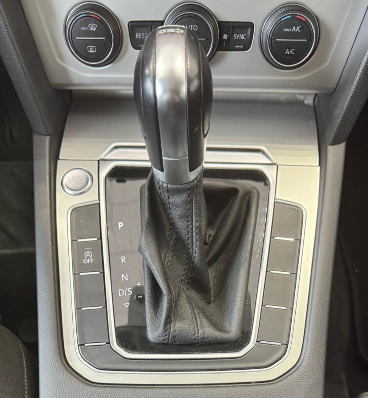 Volkswagen Passat 1.6 TDI SCR DSG Business BMT (17)