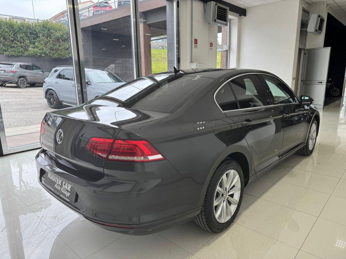 Volkswagen Passat 1.6 TDI SCR DSG Business BMT (4)