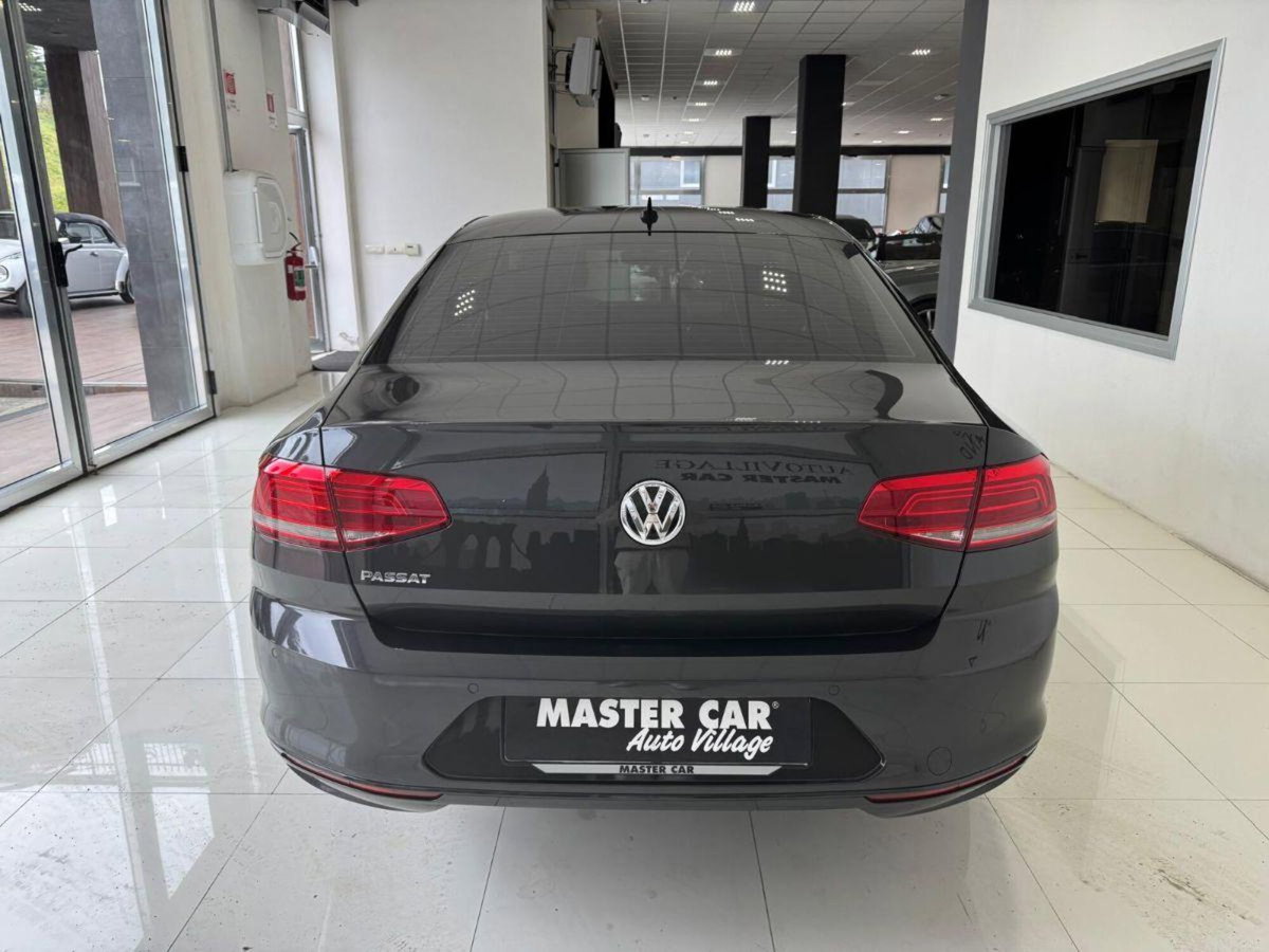 Volkswagen Passat 1.6 TDI SCR DSG Business BMT (6)