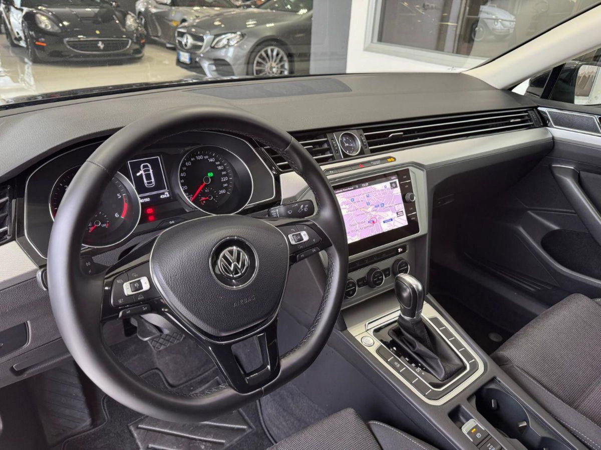 Volkswagen Passat 1.6 TDI SCR DSG Business BMT (9)
