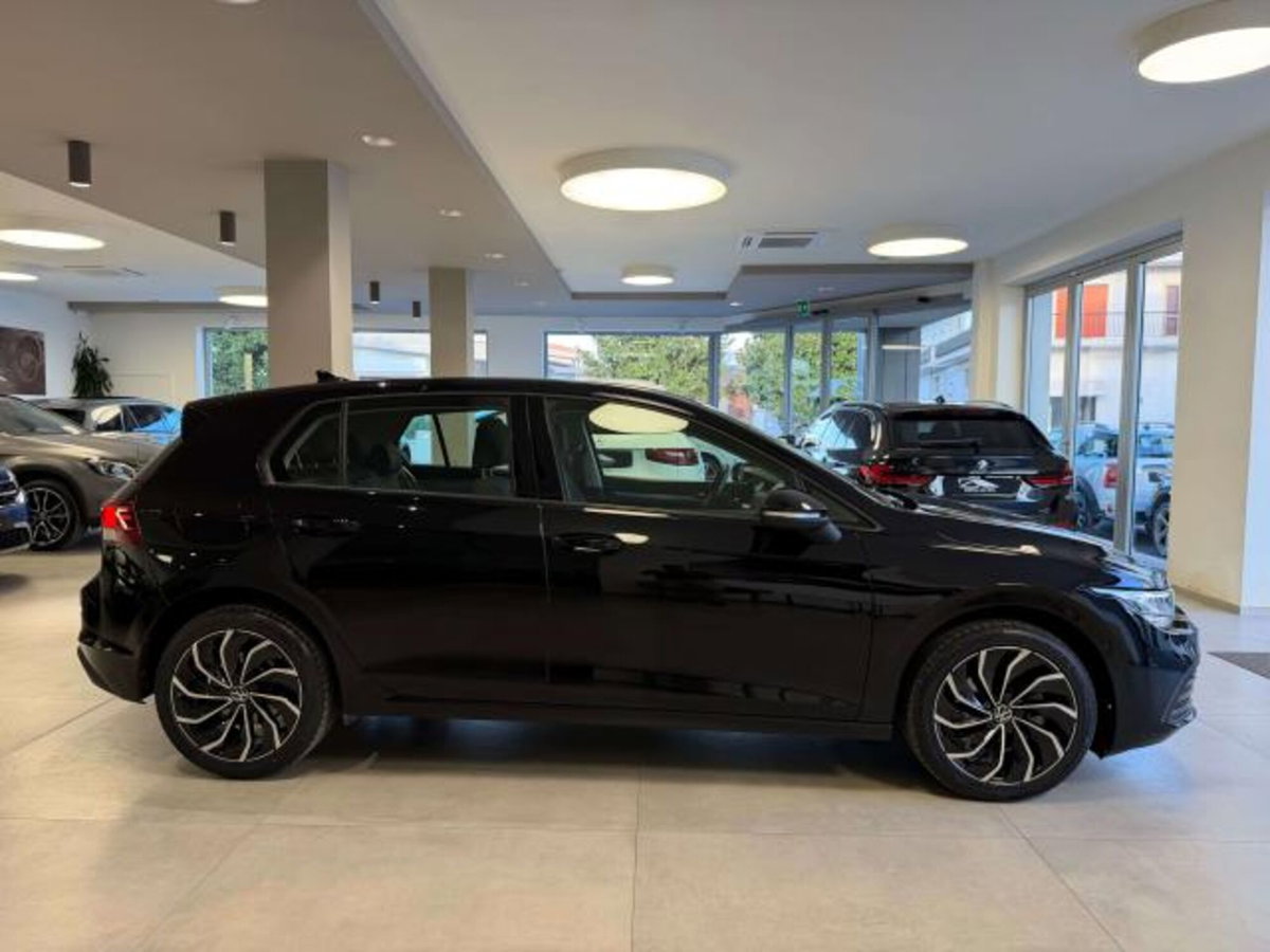 Volkswagen Golf Variant 1.0 eTSI EVO DSG Life (4)