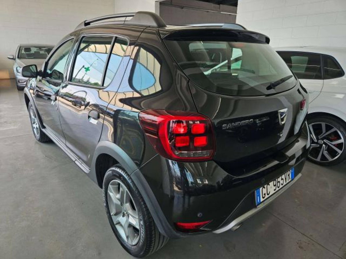 Dacia Sandero Stepway 1.0 TCe 100CV ECO-G 15th Anniversary (4)