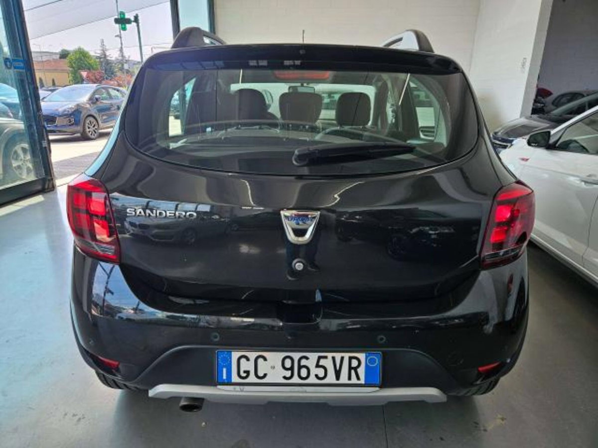 Dacia Sandero Stepway 1.0 TCe 100CV ECO-G 15th Anniversary (5)
