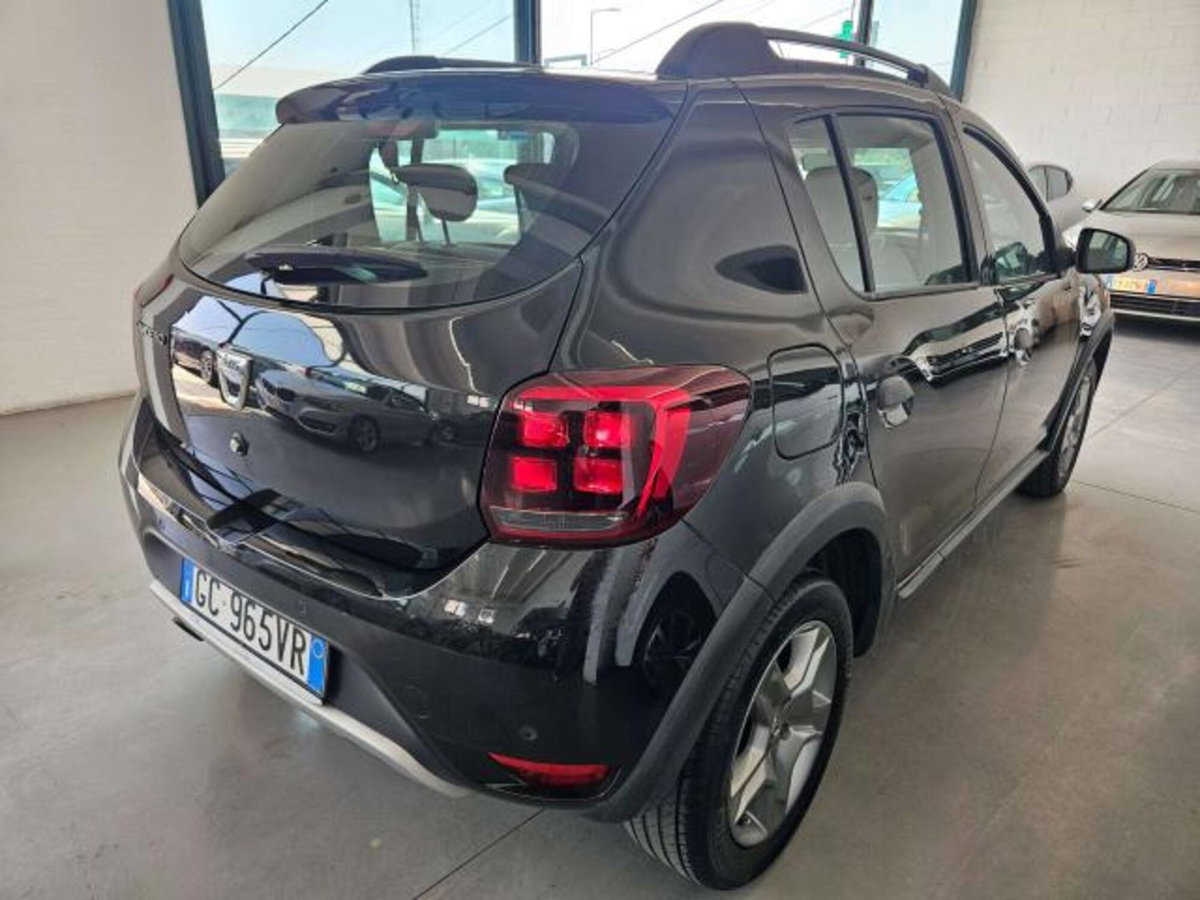 Dacia Sandero Stepway 1.0 TCe 100CV ECO-G 15th Anniversary (6)