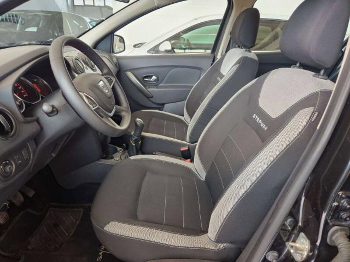 Dacia Sandero Stepway 1.0 TCe 100CV ECO-G 15th Anniversary (7)