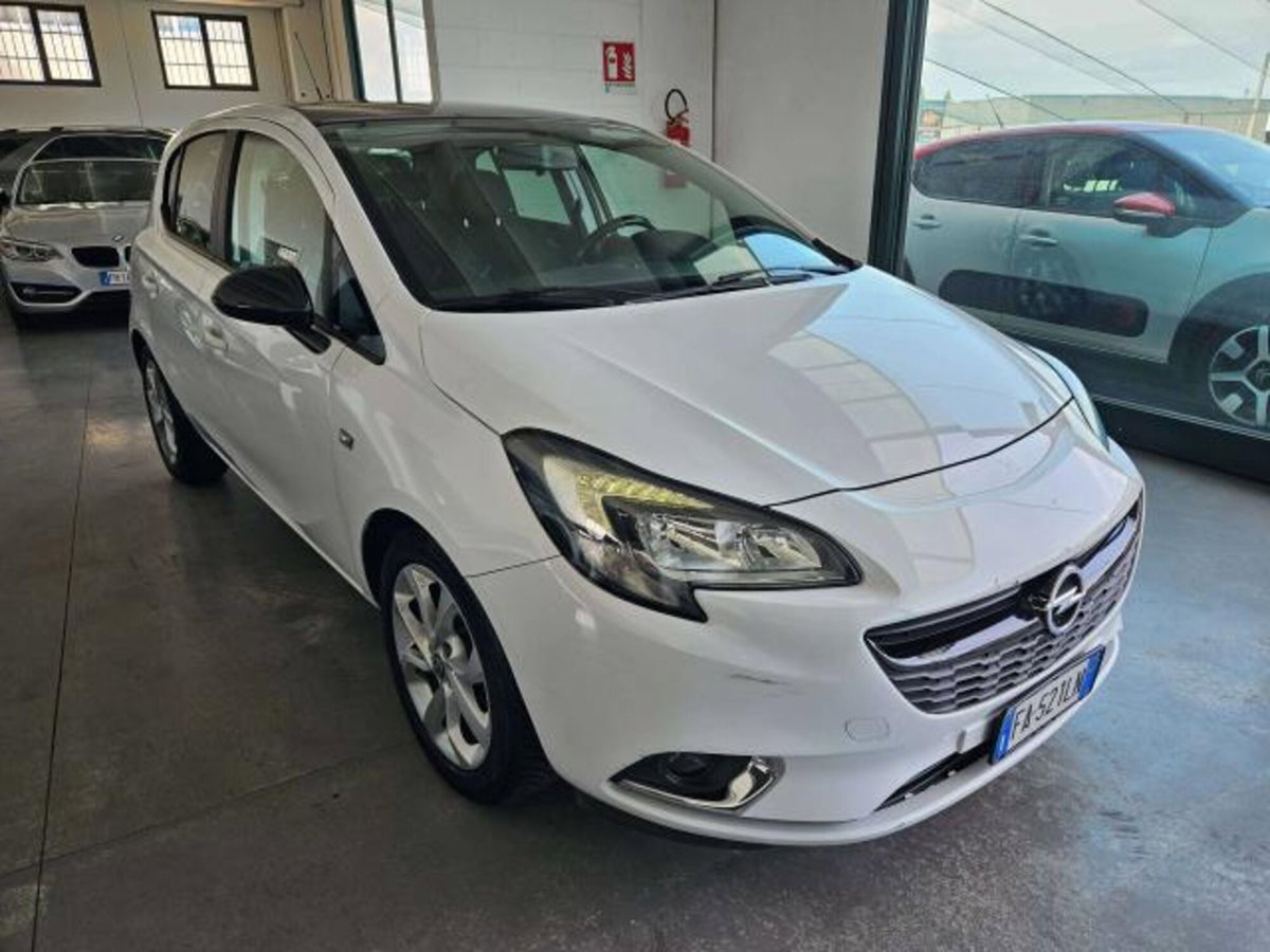 Opel Corsa 1.4 90CV 5 porte b-Color