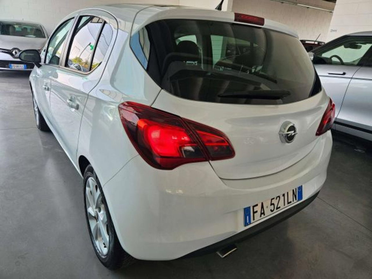 Opel Corsa 1.4 90CV 5 porte b-Color (4)