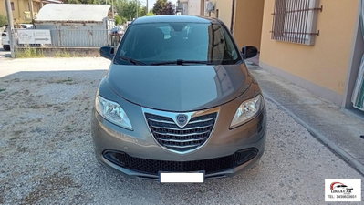 Lancia Ypsilon 1.2 69 CV 5 porte GPL Ecochic Alberta Ferretti (2)