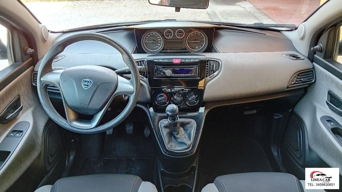 Lancia Ypsilon 1.2 69 CV 5 porte GPL Ecochic Alberta Ferretti (6)