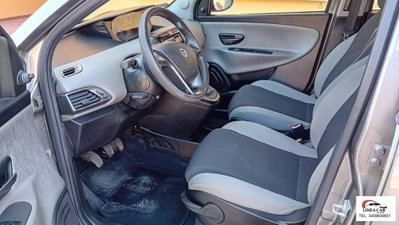 Lancia Ypsilon 1.2 69 CV 5 porte GPL Ecochic Alberta Ferretti (7)