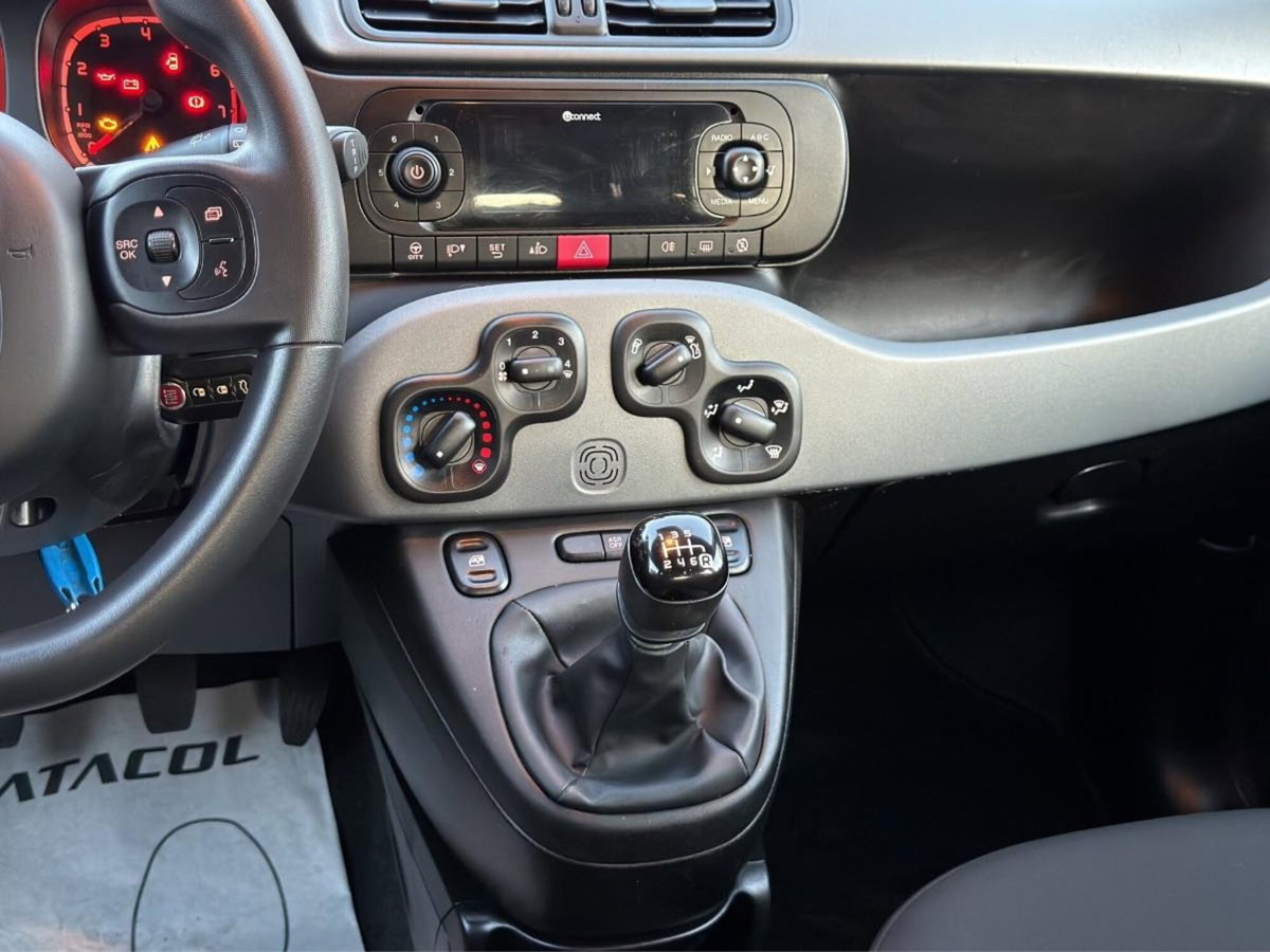 Fiat Panda 1.0 FireFly S&S Hybrid City Cross (9)