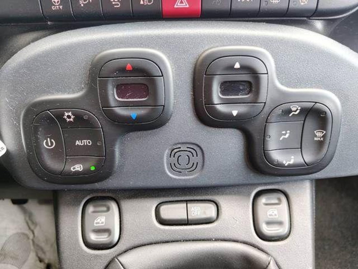 Fiat Panda 1.0 FireFly S&S Hybrid City Cross (6)
