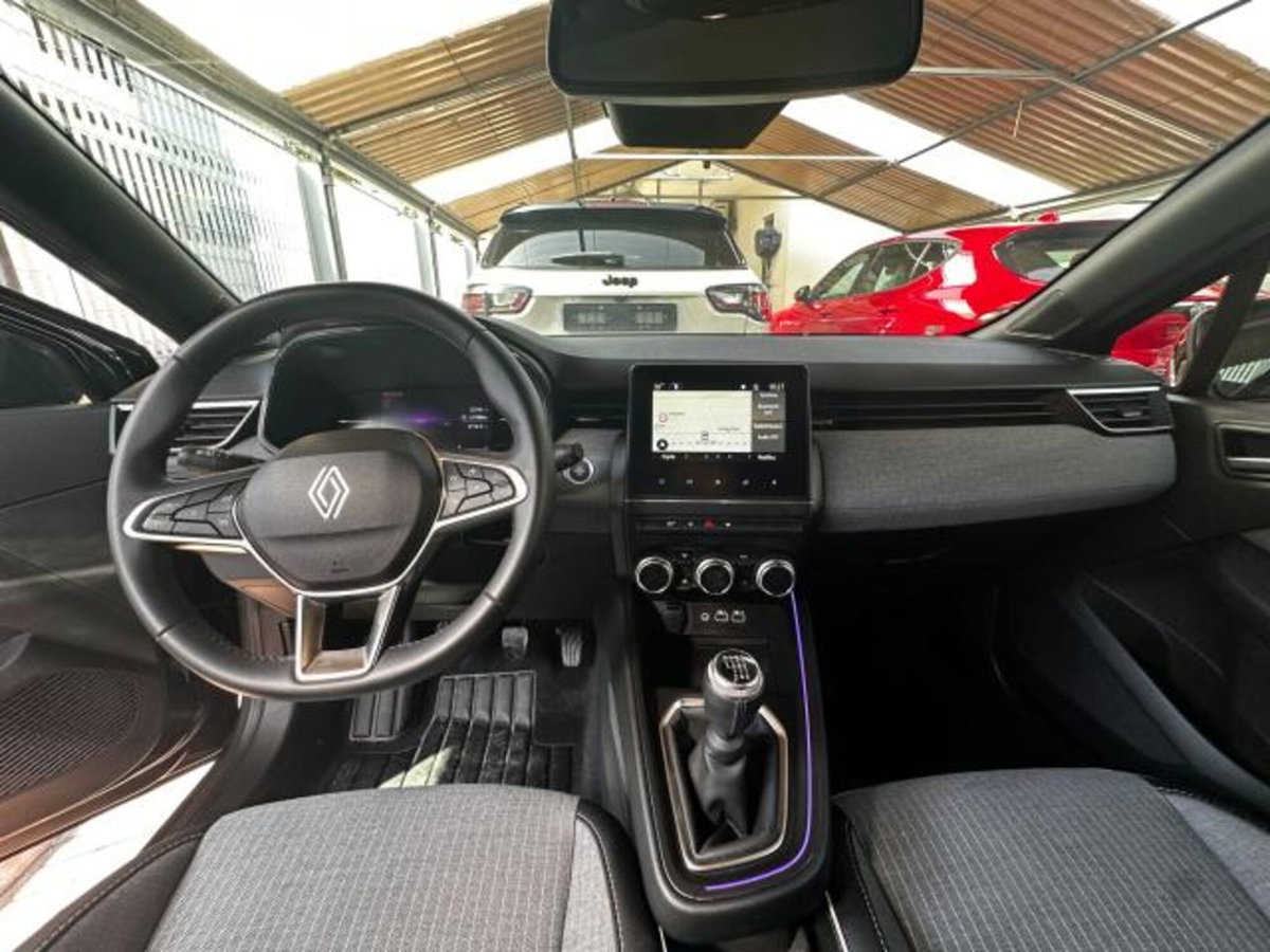 Renault Clio TCe 90 CV 5 porte Techno (11)