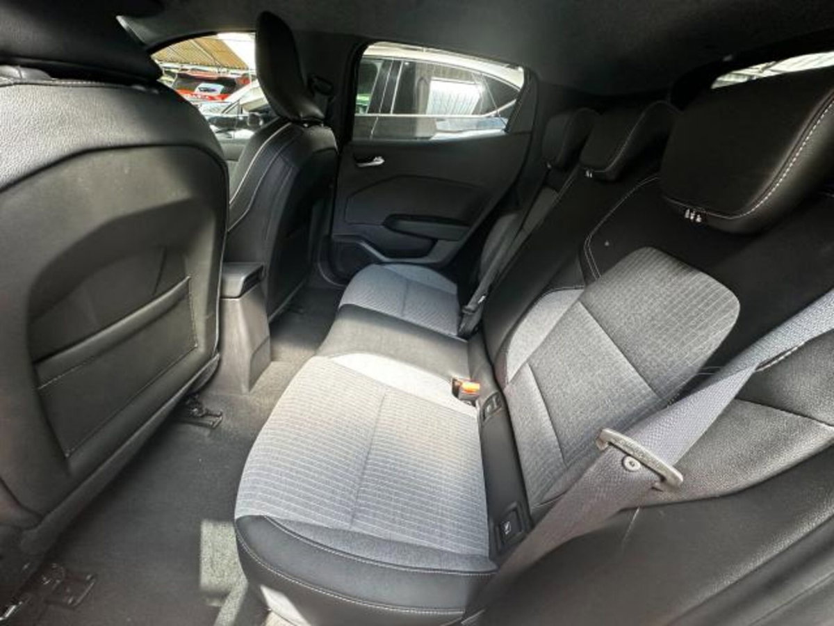 Renault Clio TCe 90 CV 5 porte Techno (13)
