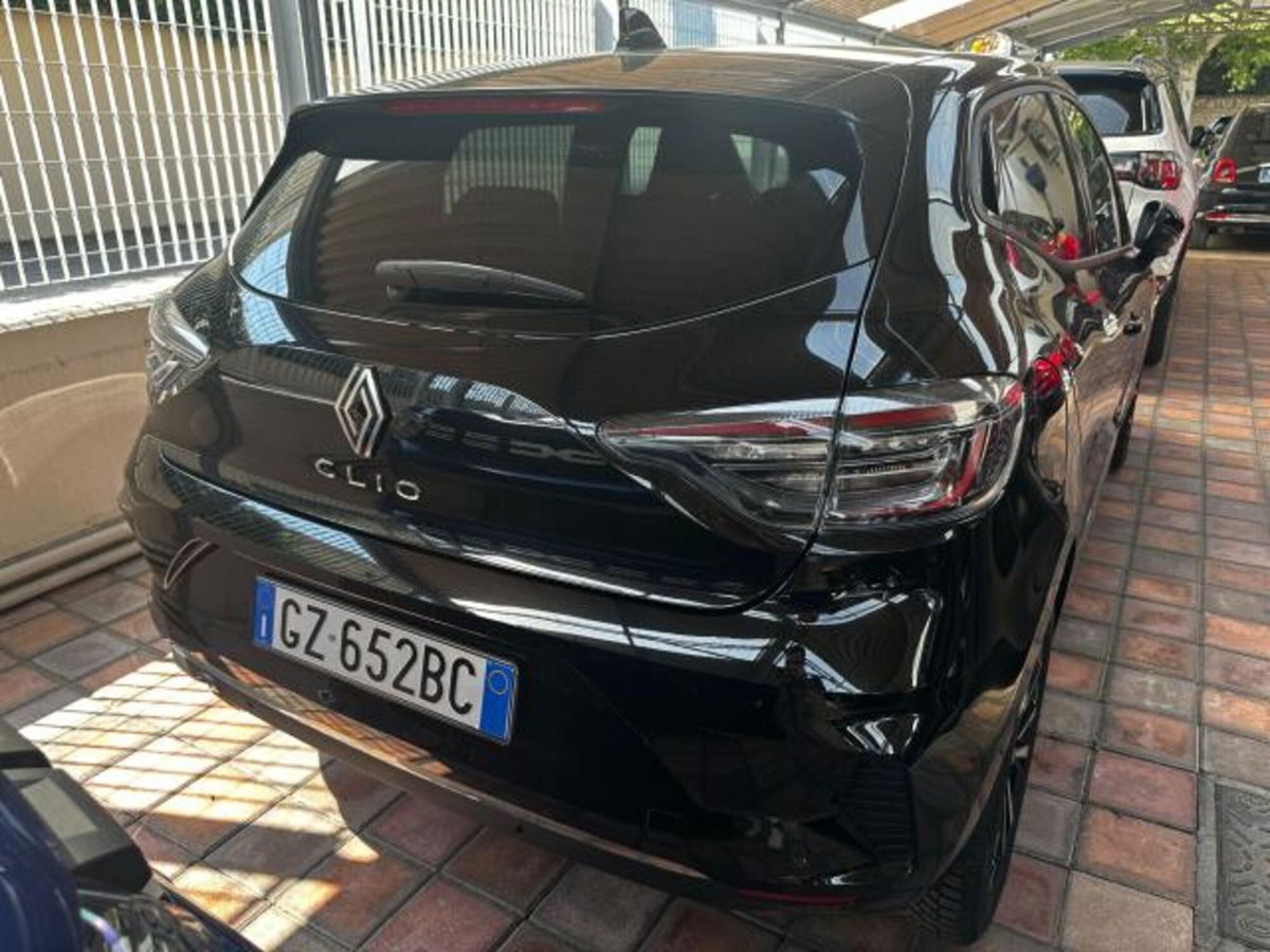 Renault Clio TCe 90 CV 5 porte Techno (4)
