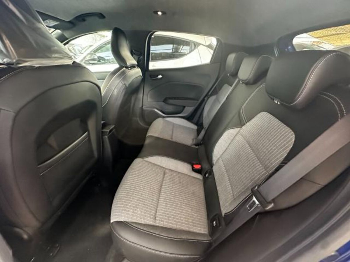 Renault Clio TCe 90 CV 5 porte Techno (13)