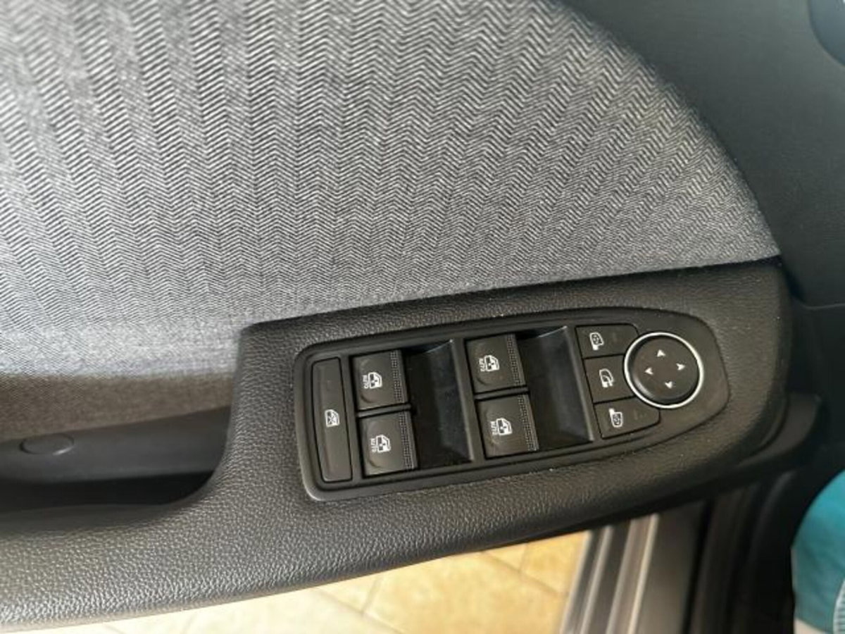 Renault Clio TCe 90 CV 5 porte Techno (10)