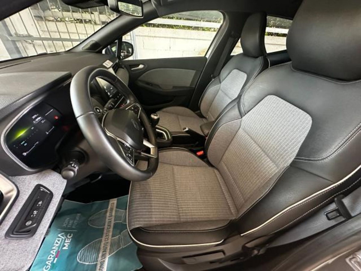 Renault Clio TCe 90 CV 5 porte Techno (11)