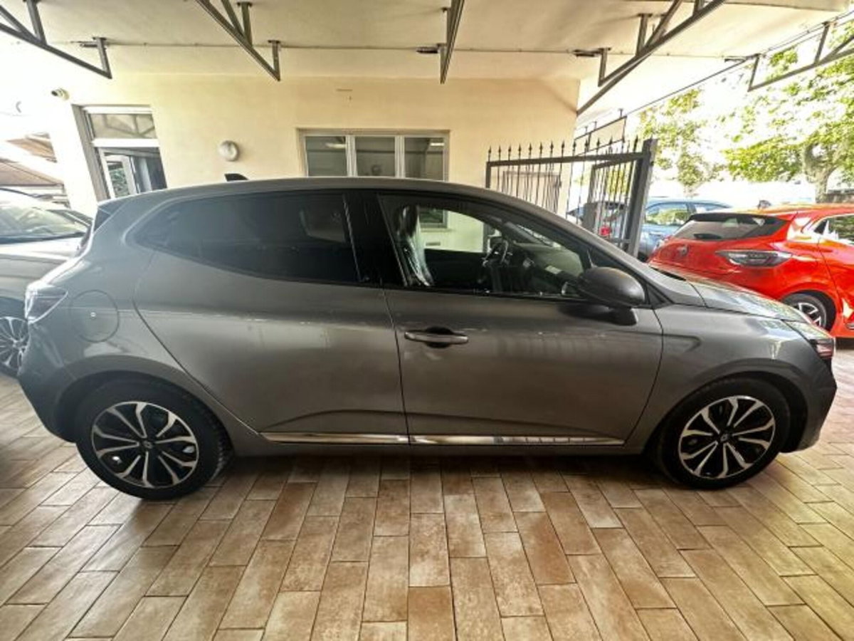 Renault Clio TCe 90 CV 5 porte Techno (7)