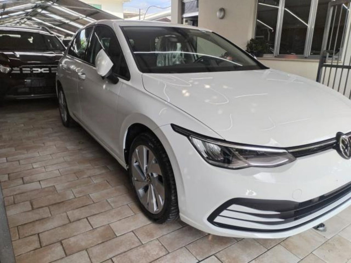 Volkswagen Golf 1.0 TSI EVO Life (6)