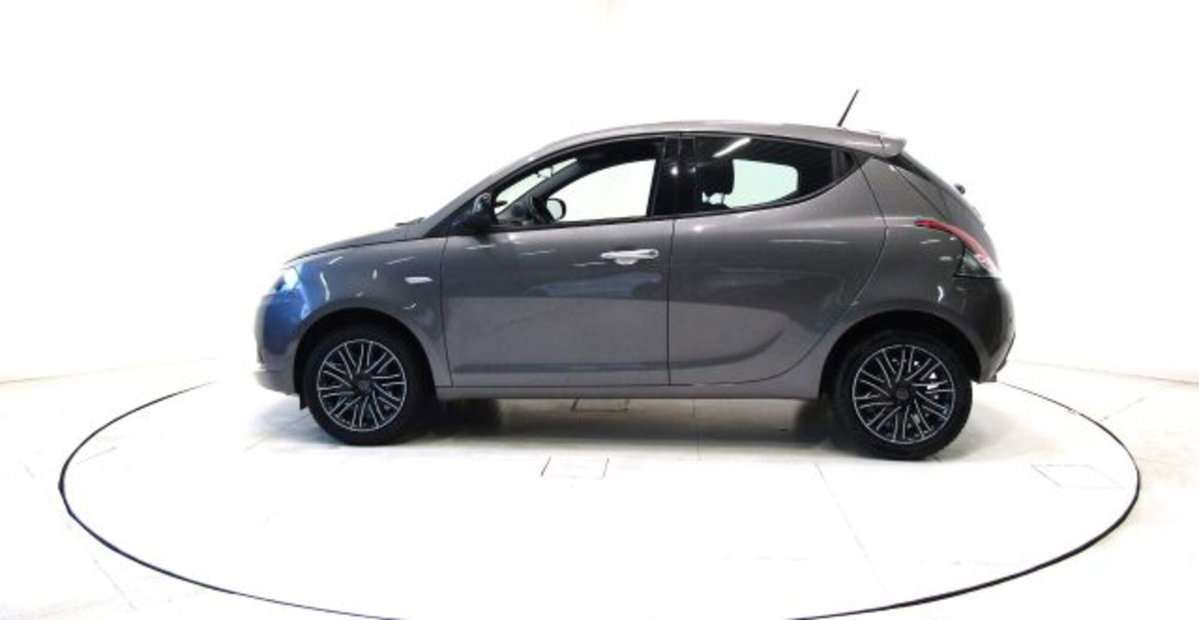 Lancia Ypsilon 1.0 FireFly 5 porte S&S Hybrid Gold Plus (18)