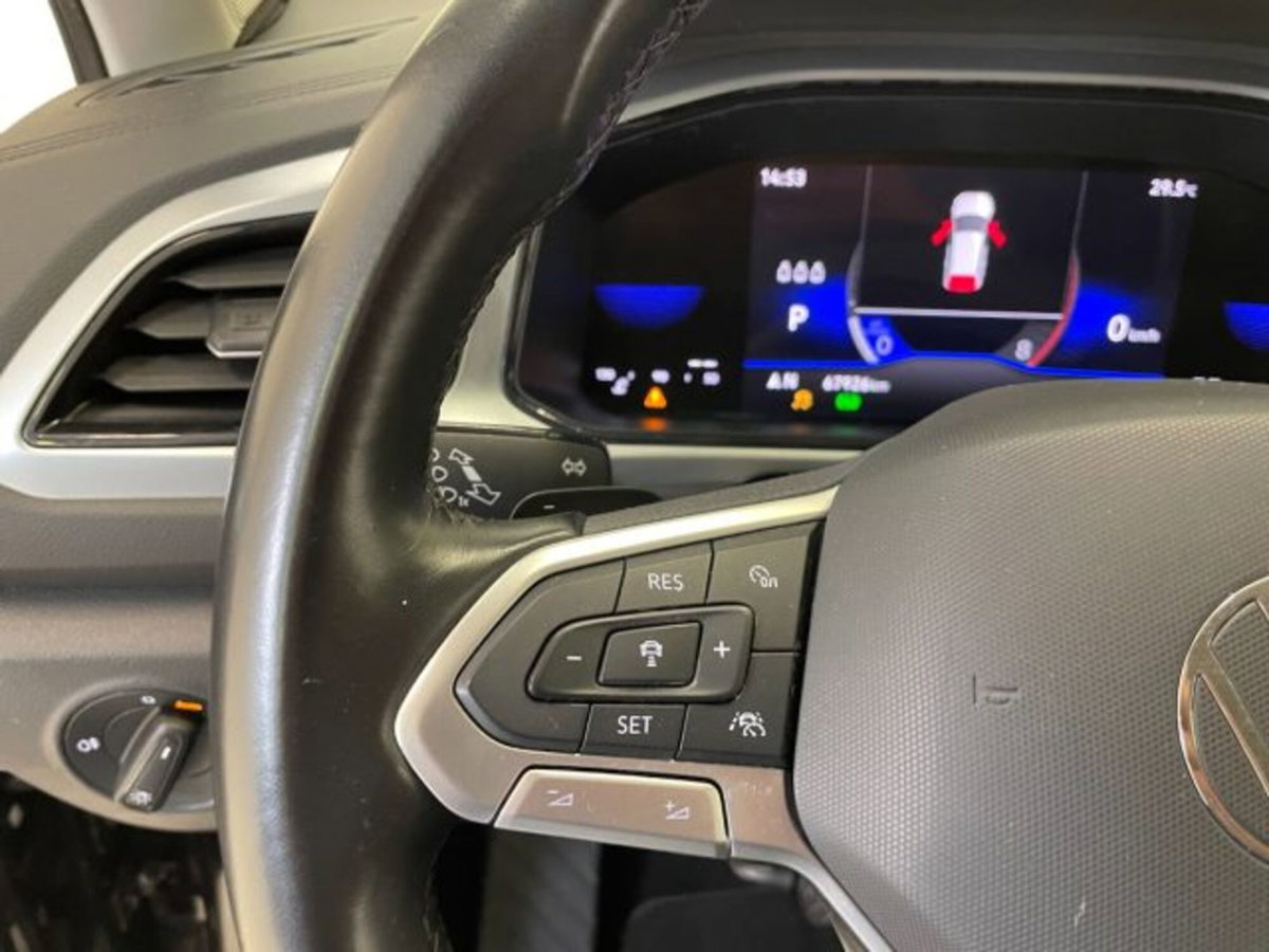 Volkswagen T-Roc 1.5 tsi Life dsg (17)