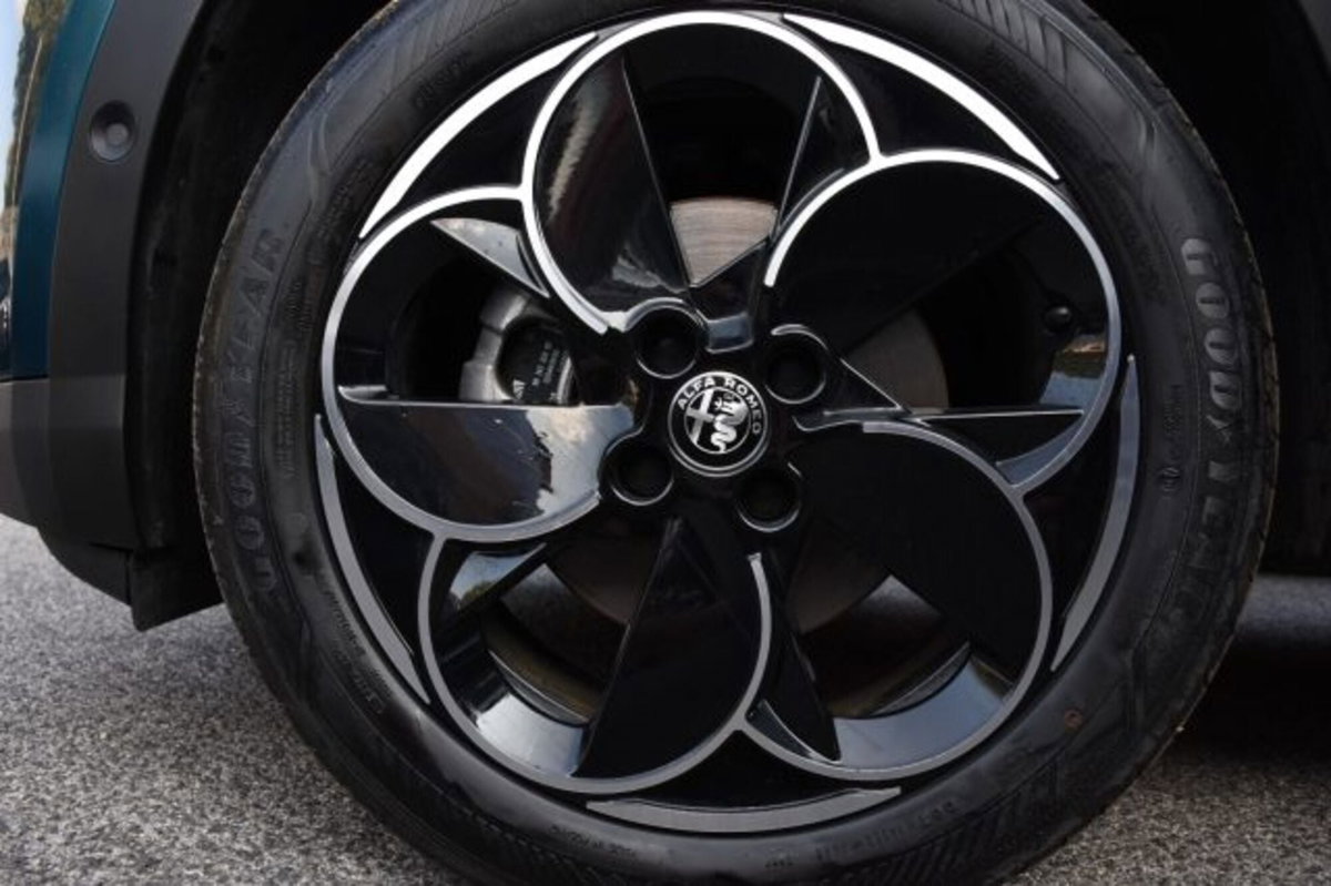Alfa Romeo Junior elettrica Speciale 156cv (20)