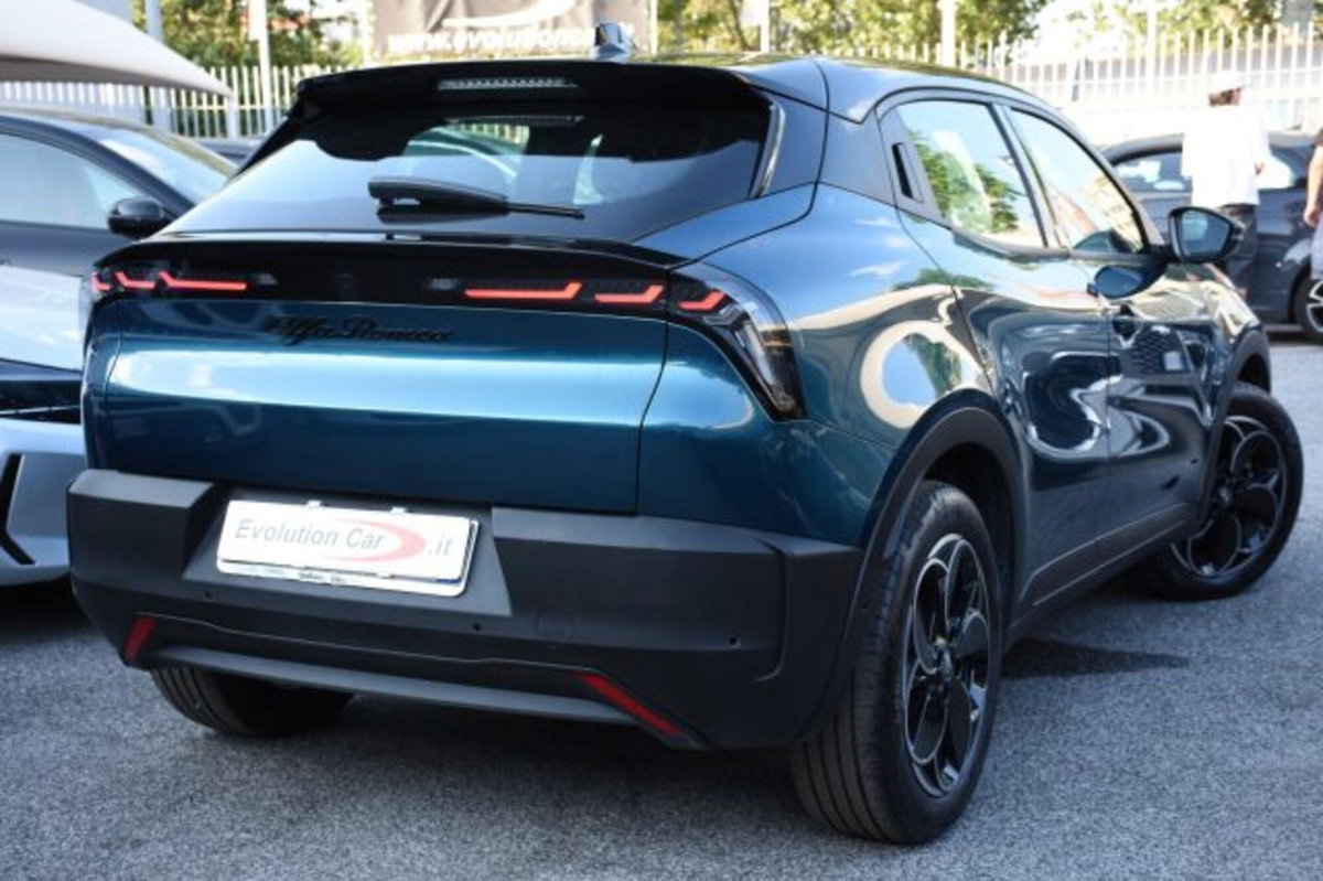 Alfa Romeo Junior elettrica Speciale 156cv (3)