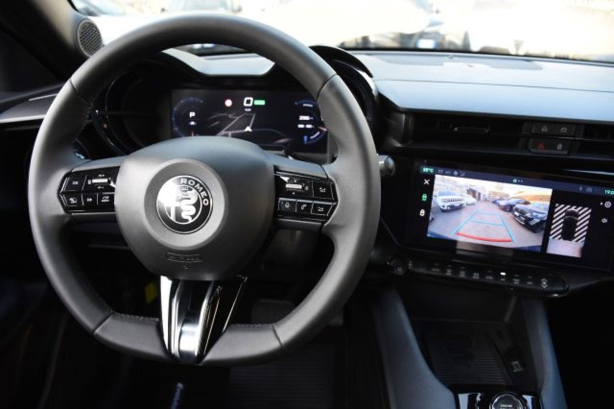 Alfa Romeo Junior elettrica Speciale 156cv (9)