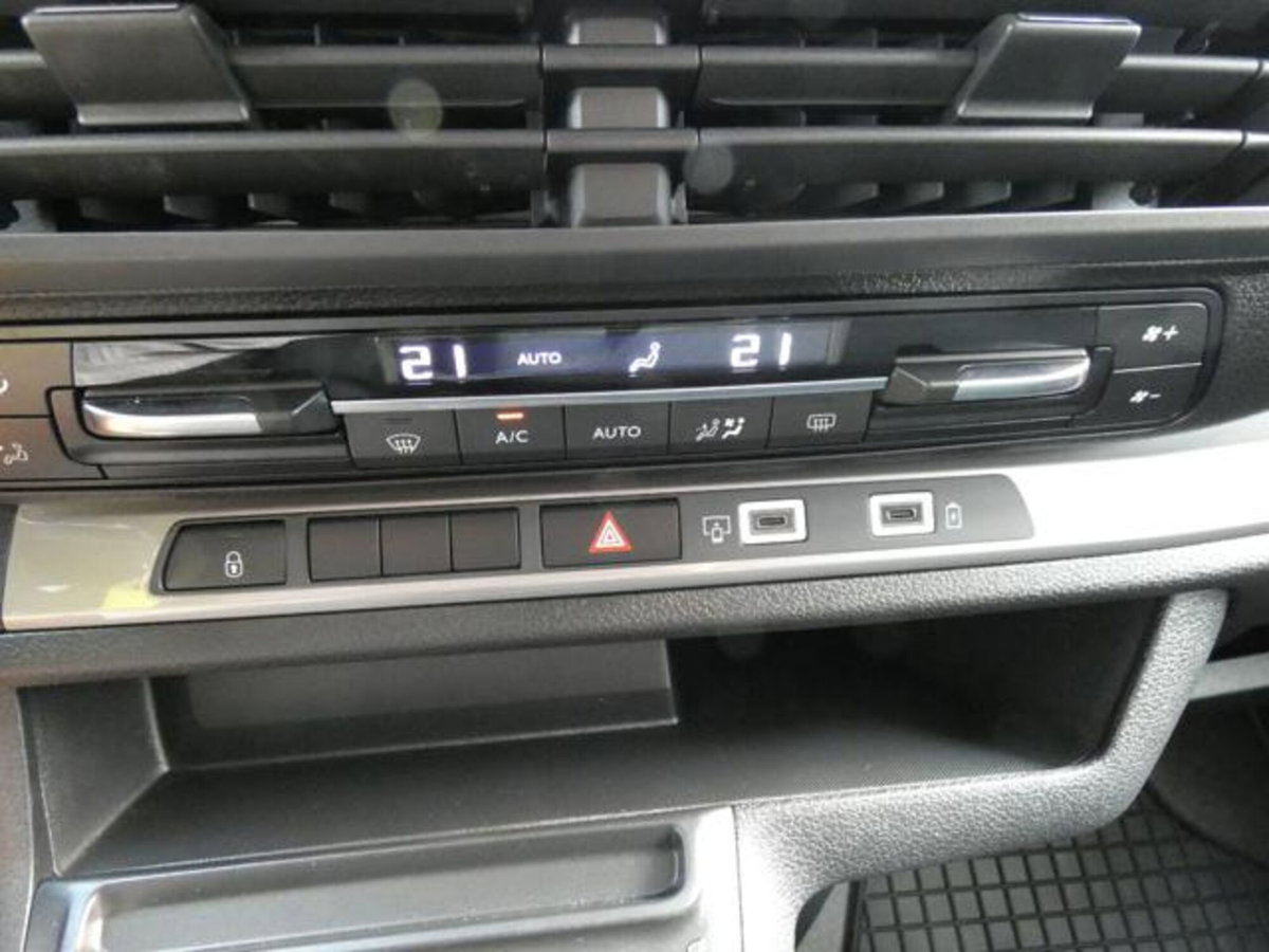 Fiat Ulysse combi M1 2.0 bluehdi 180cv L3H1 AT8 (15)