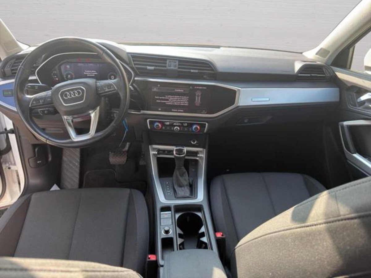 Audi Q3 45 TFSI e S tronic Business (11)