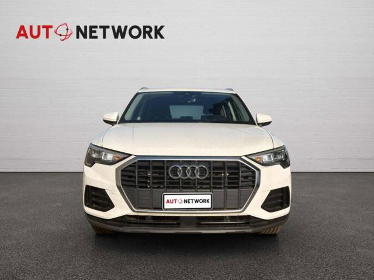 Audi Q3 45 TFSI e S tronic Business (5)