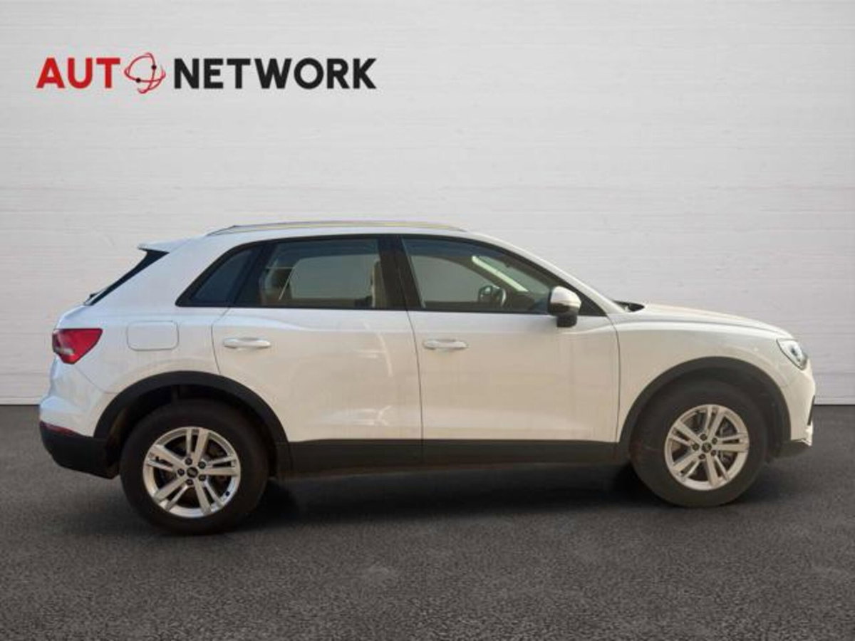 Audi Q3 45 TFSI e S tronic Business (8)