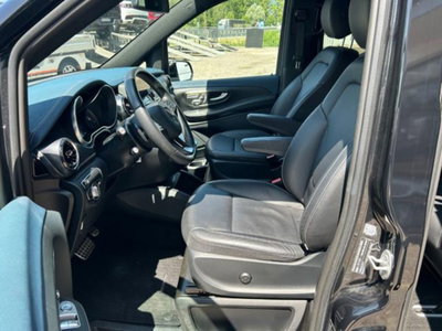 Mercedes-Benz EQV 300 Long (9)